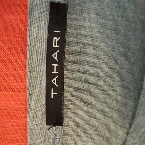 Tahari Quarter Length Sleeves Shirt- Size Medium - B115 - Picture 3 of 3